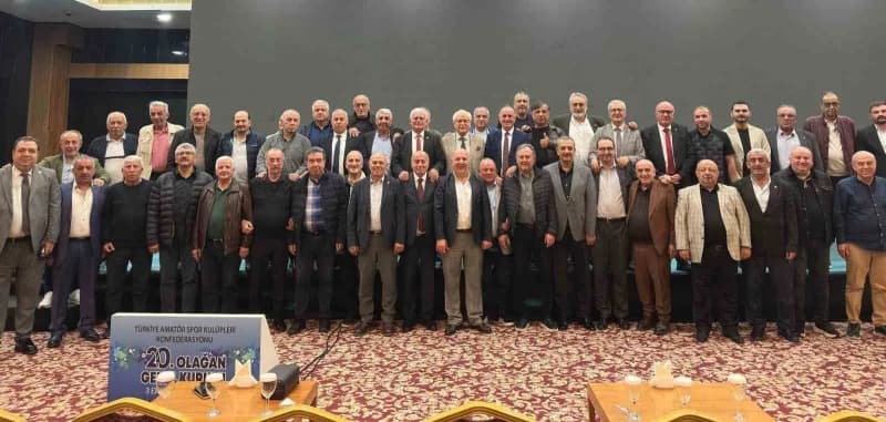 TASKK 20. Olağan Genel Kurulu'nda Denizli ASKF Başkanı Feyyaz Ceşen ve diğer yöneticiler