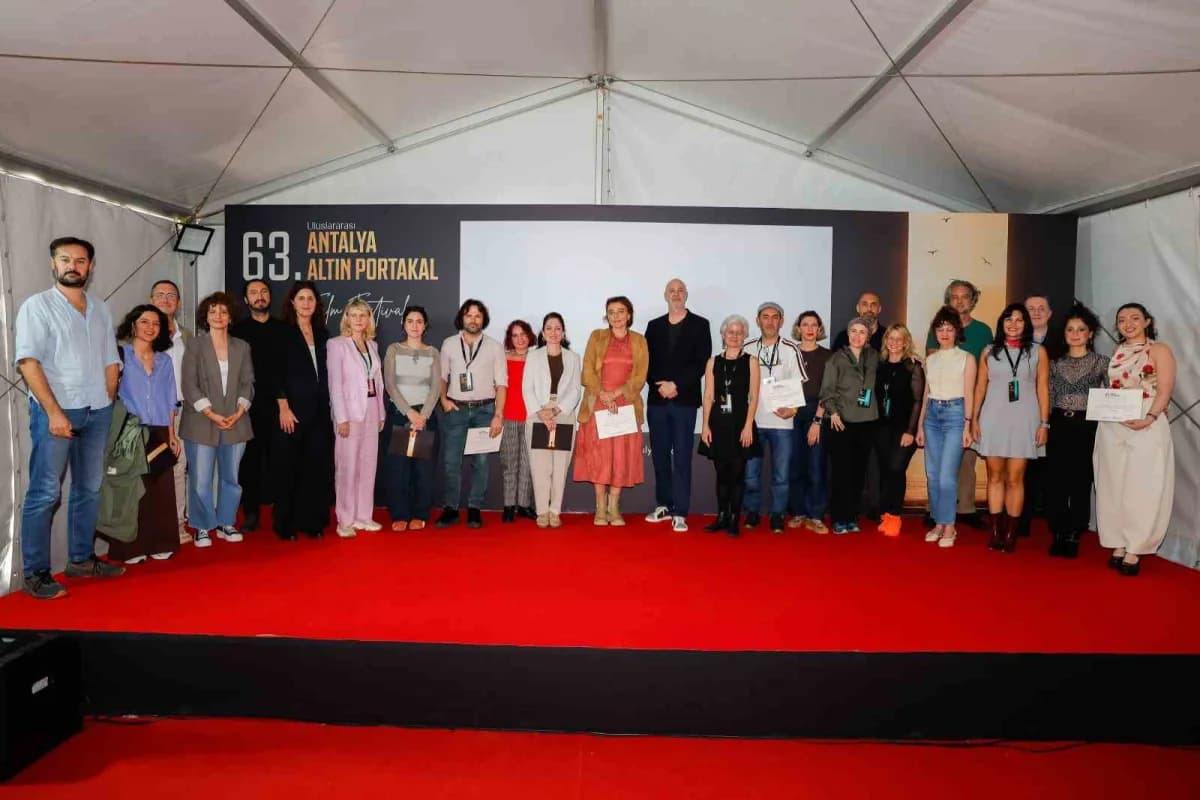 Antalya Altın Portakal Film Festivali Film Forum ödül töreninden bir kare