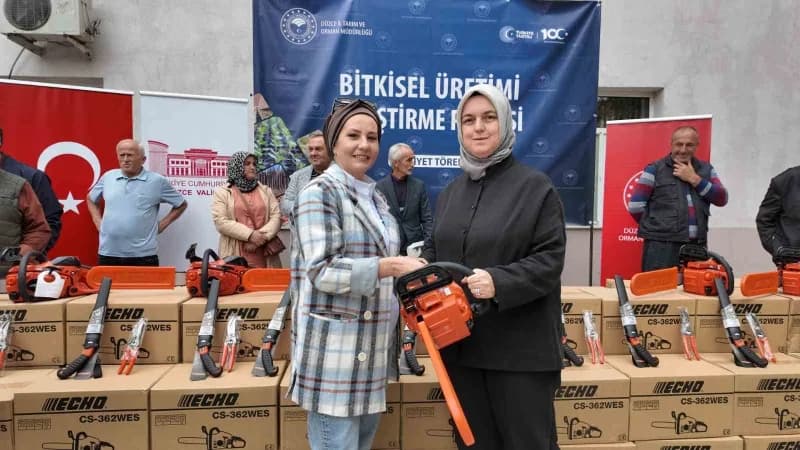 Düzce’de fındık üreticilerine motorlu testere ve budama makası dağıtımı töreni