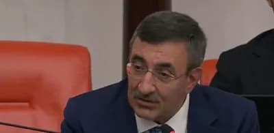Cumhurbaşkanı Yardımcısı Cevdet Yılmaz TBMM Genel Kurulunda konuşma yaparken