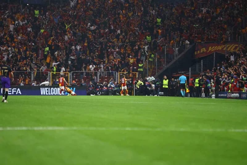 UEFA Şampiyonlar Ligi 2. Haftasında Galatasaray, Barcelona’yı konuk ediyor. Mücadelenin ilk yarısı 1-1 berabere tamamlan