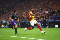 UEFA Şampiyonlar Ligi maçında Galatasaray ve Barcelona oyuncuları RAMS Park'ta mücadele ediyor
