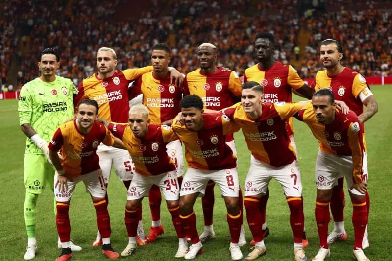 Galatasaray futbolcuları RAMS Park’ta Fenerbahçe maçına hazırlanıyor