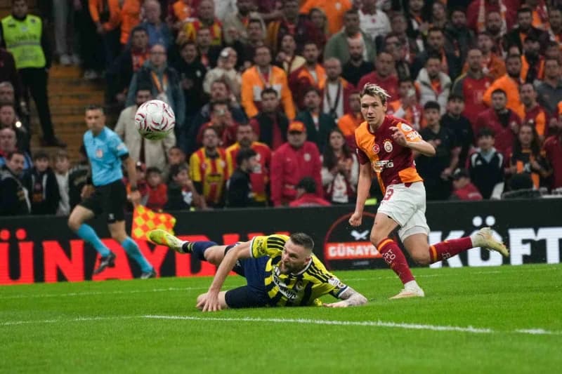 Trendyol Süper Lig’in 9. Haftasında oynanan derbide Galatasaray, sahasında Fenerbahçe'yi 2-1 mağlup
