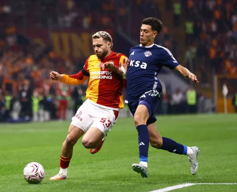 Galatasaray'da Teknik Direktör Okan Buruk, sağ bek pozisyonunda Milli futbolcu Barış Alper Yılmaz'a görev verdi. Hücum o