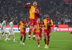 Galatasaray futbolcuları Konyaspor maçında gol sevinci yaşarken
