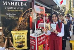 GastroAntep Festivalinde Mahbuba standında çeşitli kahve ve içeceklerin sunumu