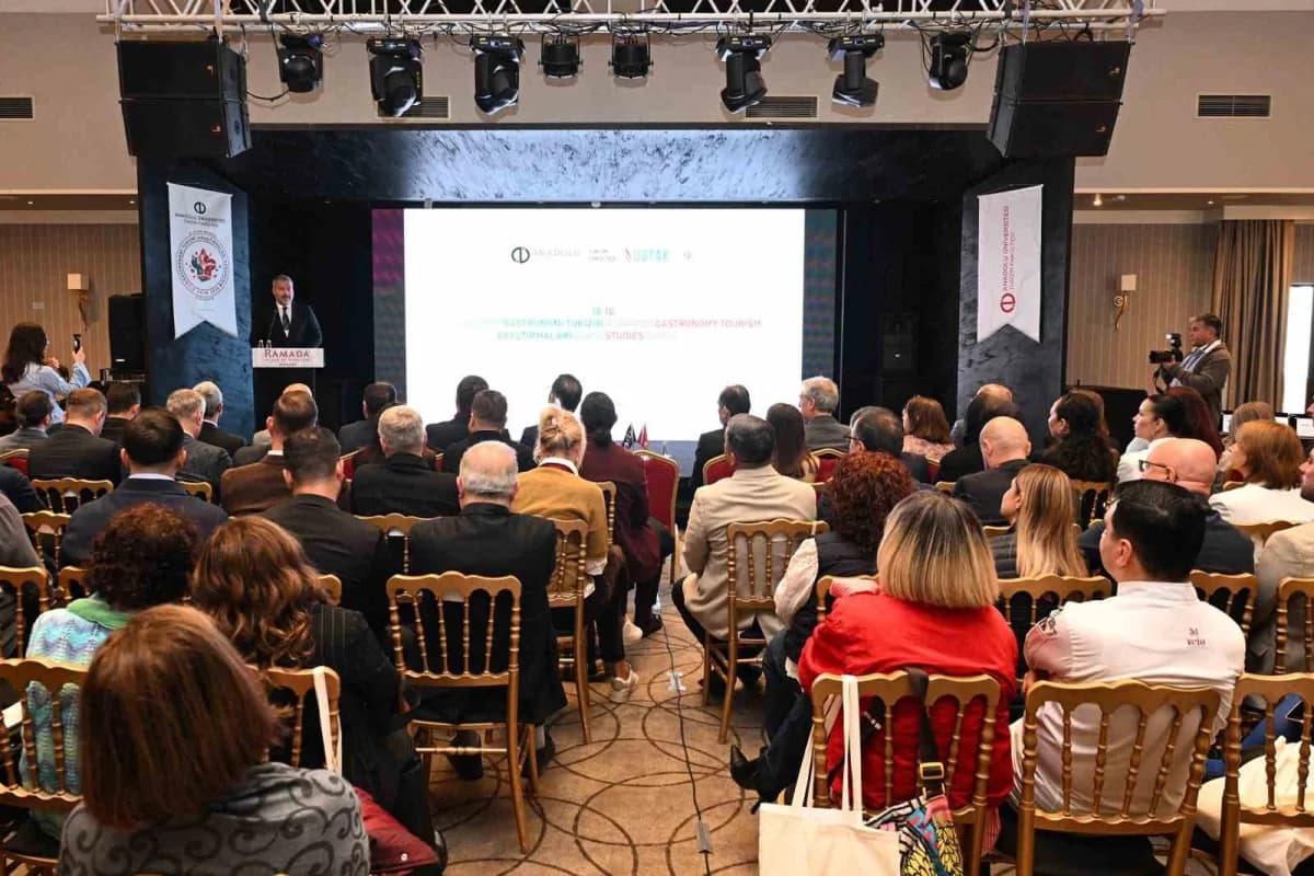 Anadolu Üniversitesi Turizm Fakültesi ev sahipliğinde düzenlenen 10. Uluslararası Gastronomi Turizmi Araştırmaları Kongr