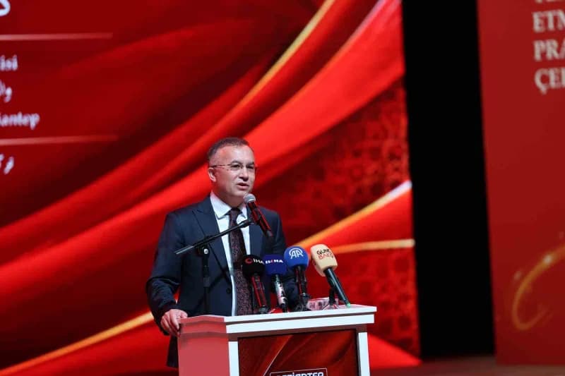 Gaziantep Valisi Kemal Çeber konuşma yaptı