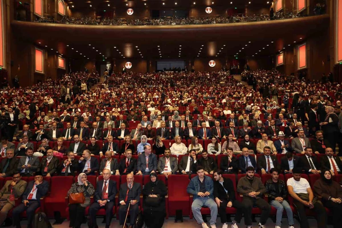 Gaziantep Forum III, dünyanın farklı ülkelerinden alim, akademisyen ve düşünürleri Gaziantep'te bir