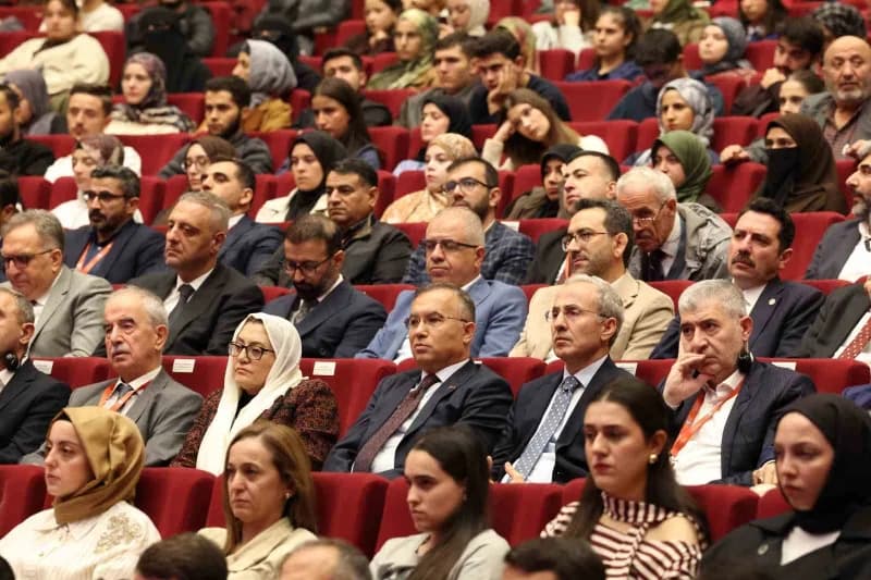 Gaziantep Forum III, dünyanın farklı ülkelerinden alim, akademisyen ve düşünürleri Gaziantep'te bir