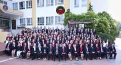 Gaziantep Kolej Vakfı Özel Okulları binası ve öğrencileri eğitim faaliyetleri sırasında