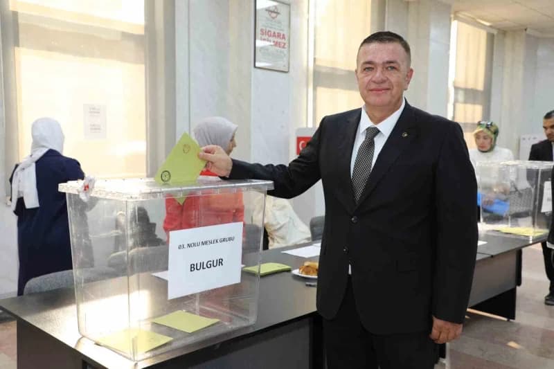 Gaziantep Ticaret Borsası (GTB) meslek komiteleri ve Meclis üyeliği seçimlerinde oy verme işlemleri başladı.