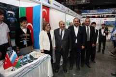 Gaziantep’te düzenlenen 8. Uluslararası Türk Dünyası Bilim ve Kültür Şenliği açılışından gençlerin
