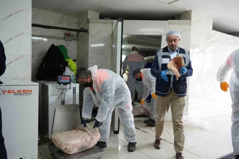 İstanbul Gaziosmanpaşa’da halk sağlığını tehdit eden gıdalara karşı 16 mahallede gerçekleştirilen De