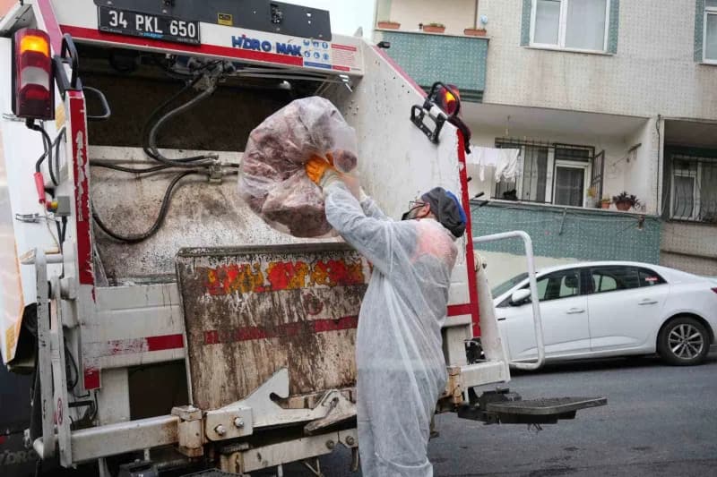 İstanbul Gaziosmanpaşa’da halk sağlığını tehdit eden gıdalara karşı 16 mahallede gerçekleştirilen De