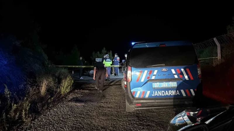Antalya’nın Gazipaşa ilçesinde 20 yaşındaki genç yol kenarında ölü bulundu.