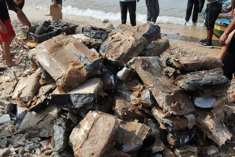 İsrail ablukası ve saldırıları nedeniyle inşaat malzemelerine erişmekte zorlanan Gazze Şeridi’ndeki