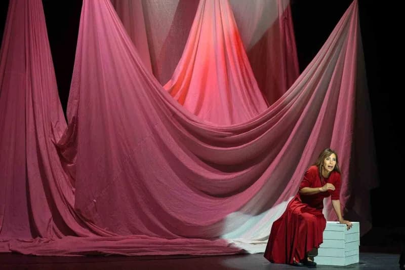 8. Uluslararası Maltepe Tiyatro Festivali’nin dördüncü gününde, Filistin'den Al-kasaba Tiyatro Grubu sahnedeydi.