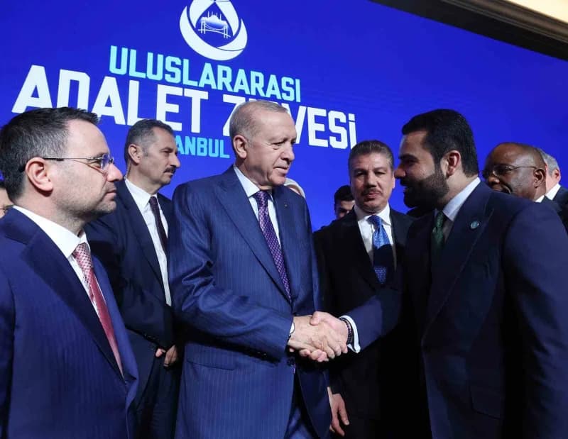 Cumhurbaşkanı Recep Erdoğan, Çırağan Sarayı'nda düzenlenen Uluslararası Adalet Zirvesine katıldı.