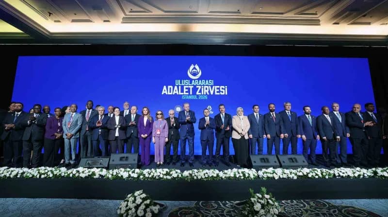 Cumhurbaşkanı Recep Erdoğan, Çırağan Sarayı'nda düzenlenen Uluslararası Adalet Zirvesine katıldı.