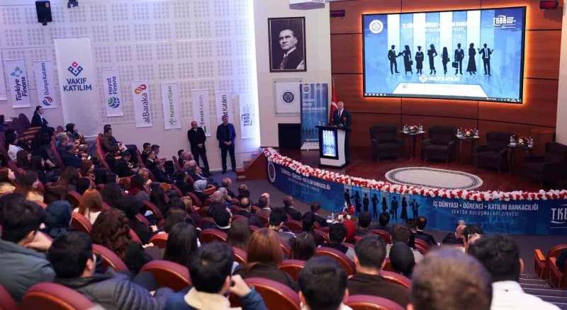 Erzurum Büyükşehir Belediye Başkanı Mehmet Sekmen, Atatürk Üniversitesi’nin ev sahipliğinde, Türkiye