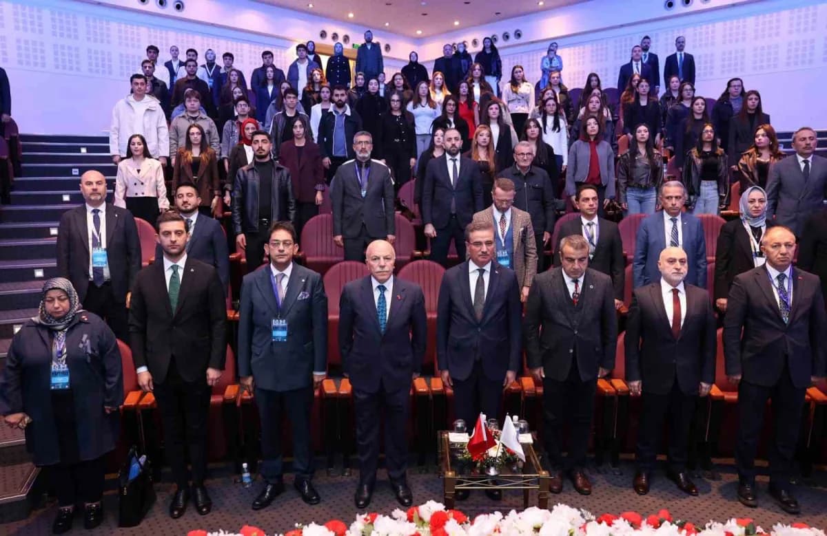 Erzurum Büyükşehir Belediye Başkanı Mehmet Sekmen, Atatürk Üniversitesi’nin ev sahipliğinde, Türkiye