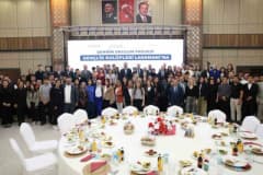 Gaziantep’te Şehrim Okulum Projesi Gençlik Kulüpleri Uygulama Modeli lansmanında protokol üyeleri ve
