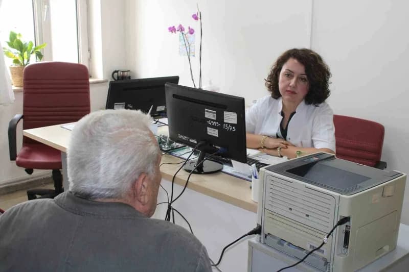 Kayseri Devlet Hastanesi Geriatri Uzmanı Dr. Neziha Özlem Deveci; yeni açılan polikliniğin 65 yaş üzerindeki vatandaşlar