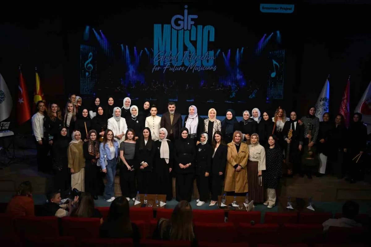 GİF Müzik ekibi, 5 Ekim'de İstanbul Atatürk Kültür Merkezi'ndeki GİF'27 Sezon Açılışı'nda yeniden sahneye çıkacak.