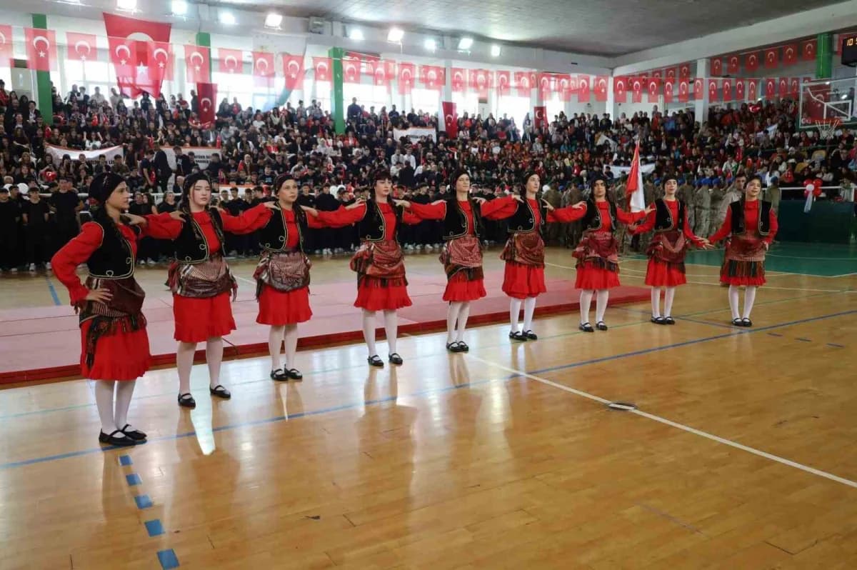 Giresun’da 29 Ekim Cumhuriyet Bayramı’nın 103’üncü yıl dönümü düzenlenen törenlerle kutlandı.
