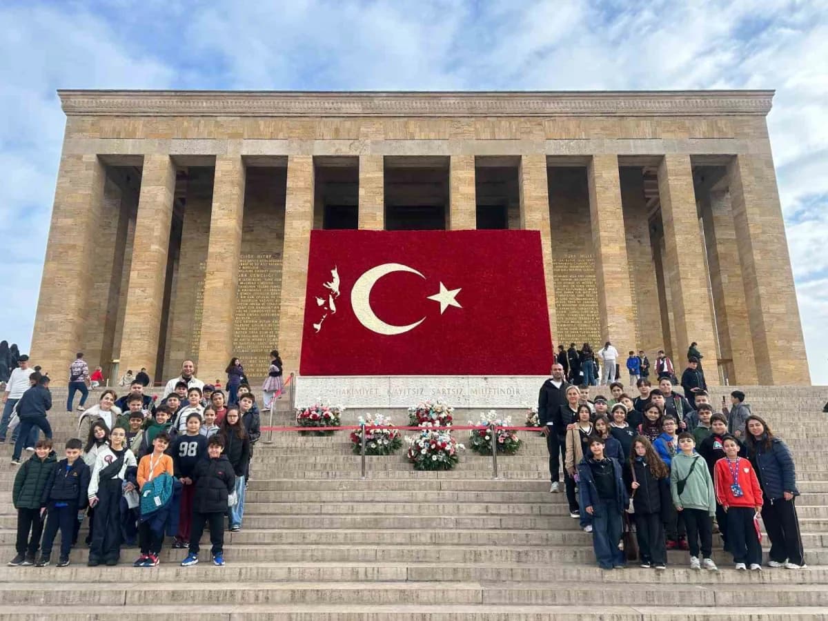 Gaziantep Kolej Vakfı Özel Ortaokulu öğrencileri Ankara’ya düzenledikleri geziyle tarihi ve kültürel