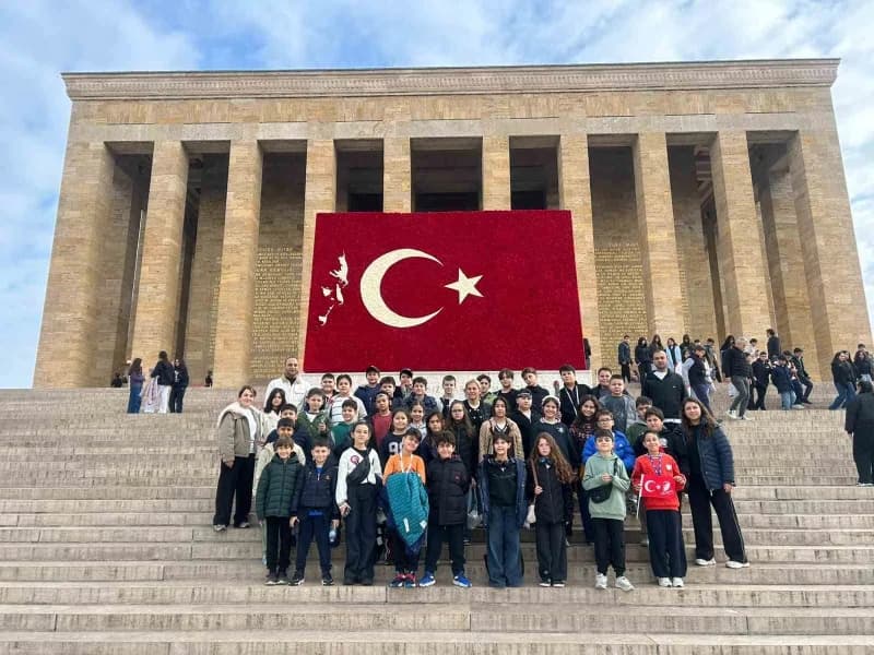 Gaziantep Kolej Vakfı Özel Ortaokulu öğrencileri Ankara’ya düzenledikleri geziyle tarihi ve kültürel