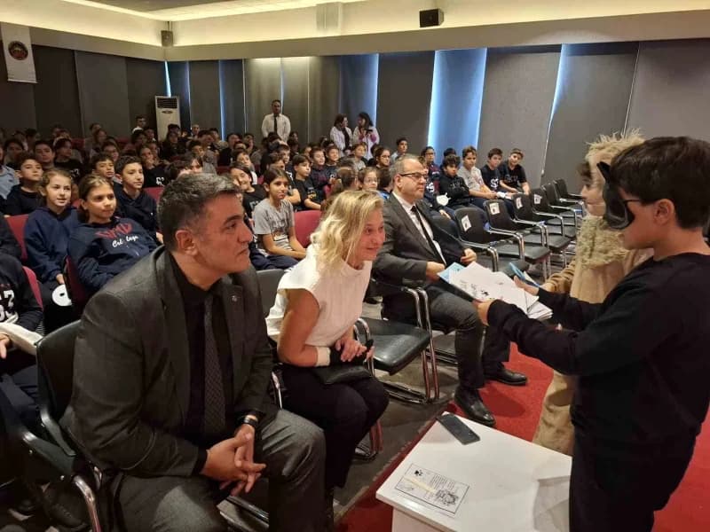 GKV’li miniklerden Hayvan Hakları için anlamlı eylem