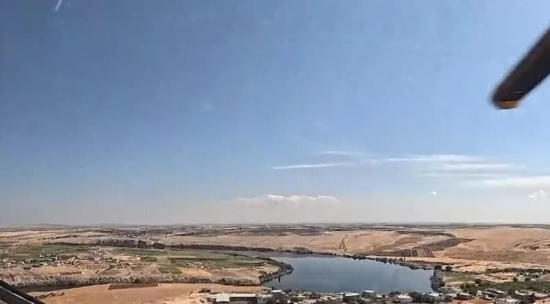 Jandarma Havacılık Komutanlığı envanterinde de bulunan Türkiye'nin yerli ve milli helikopteri Gökbey'in Şanlıurfa semala