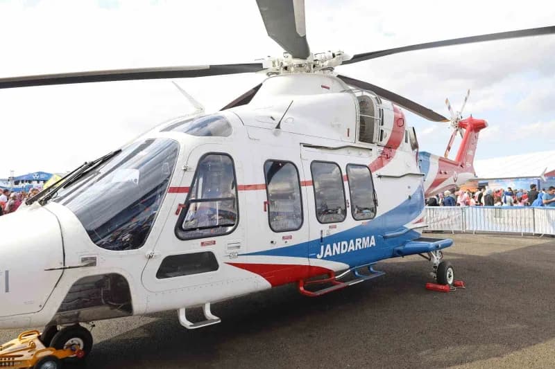 Jandarma Havacılık Komutanlığı envanterinde de bulunan Türkiye'nin yerli ve milli helikopteri Gökbey'in Şanlıurfa semala