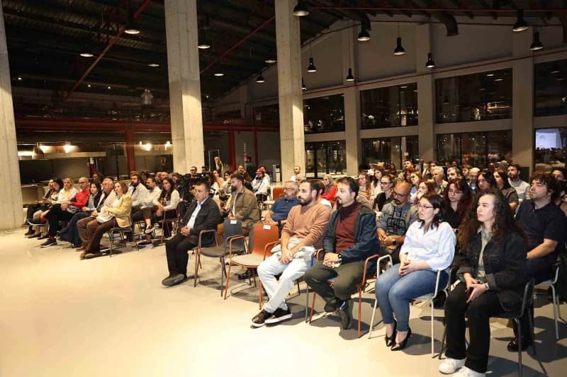 Nilüfer Belediyesi’nin ev sahipliğinde düzenlenen “Antik Tiyatrolarda Koruma Yöntemleri ve Güncel Yaklaşımlar” panelinde