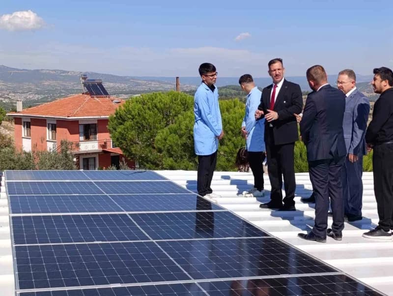 Manisa’nın Gördes ilçesinde Gördes Mesleki ve Teknik Anadolu Lisesi öğrencileri tarafından planlanan "Gördes’in Güneşi"
