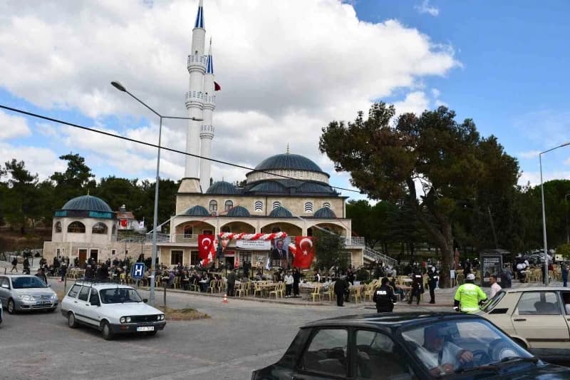 Manisa Gördes’te Şehit Makbule Hanım Kur’an Kursu ve Uygulama Camii açılış töreninden görüntü