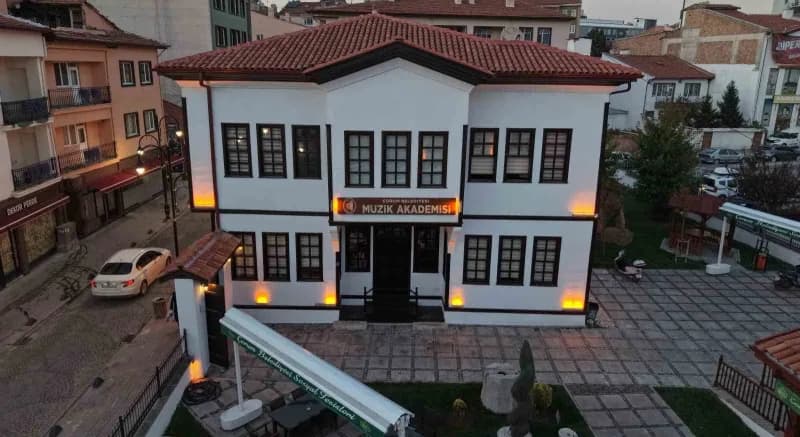 Müzik Akademisi binası dronla havadan görüntülendi