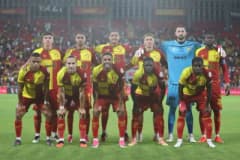 Göztepe ve Vanspor futbol takımları hazırlık maçında mücadele ediyor