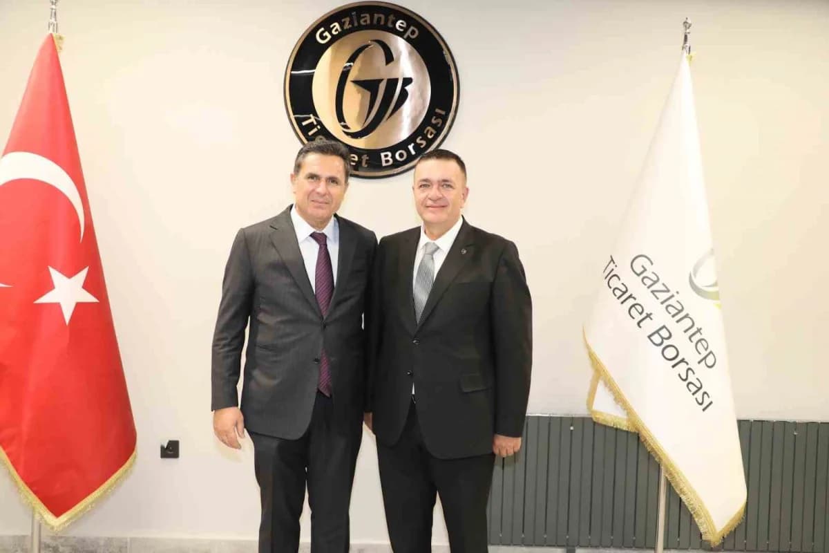 Gaziantep Ticaret Borsası seçimlerinde yeni yönetim kadrosu üyeleri bir arada