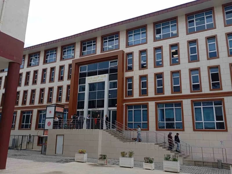 Yalova 1. Ağır Ceza Mahkemesi önünde dava duruşması