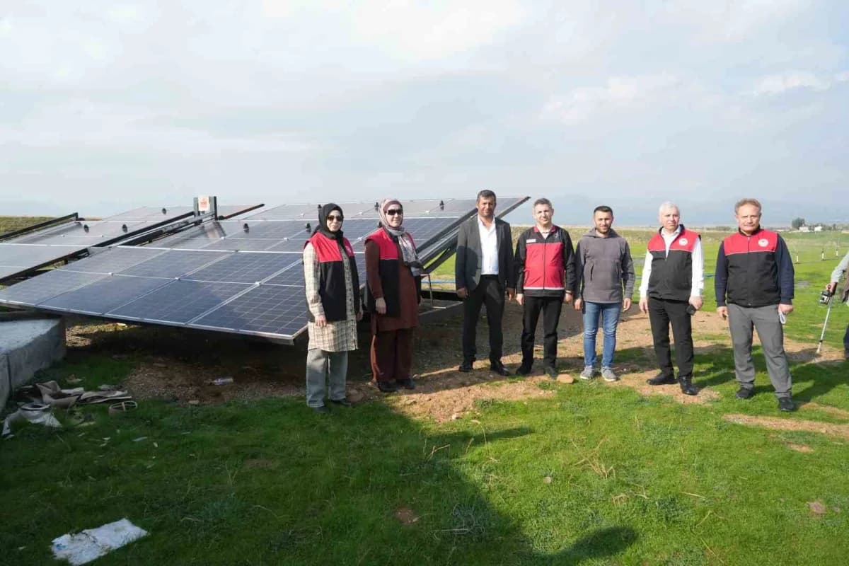 Muş Kızılağaç’ta kurulan güneş enerjili sulama sistemi ve tarım alanları