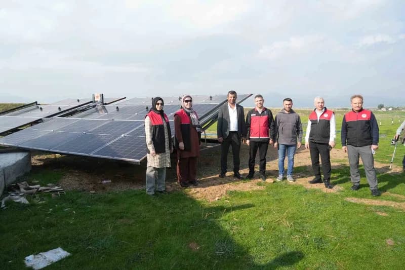 Muş Kızılağaç’ta kurulan güneş enerjili sulama sistemi ve tarım alanları