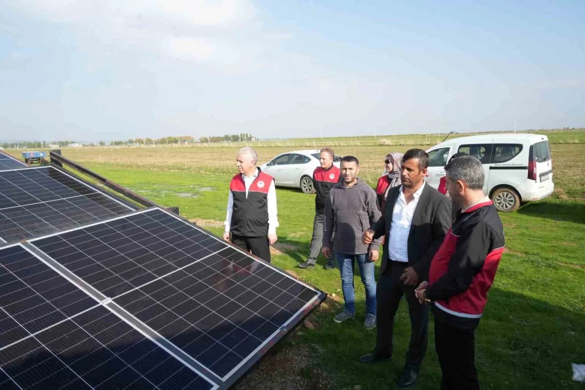 Muş’un Kızılağaç beldesinde kurulan güneş enerjili sulama sistemiyle tarımsal üretimde enerji maliye