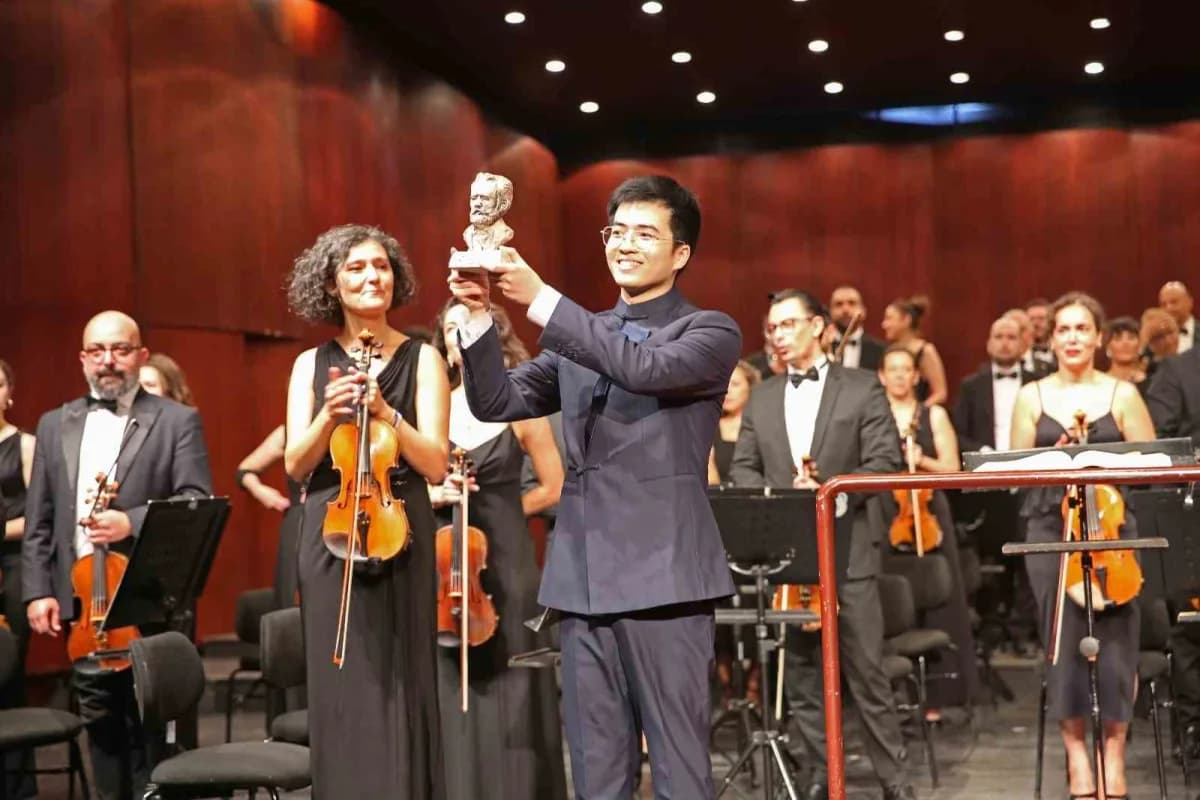 Eskişehir Büyükşehir Belediyesi Senfoni Orkestrası, bu hafta Eskişehir Uluslararası Gürer Aykal Orkestra Şefliği Yarışma
