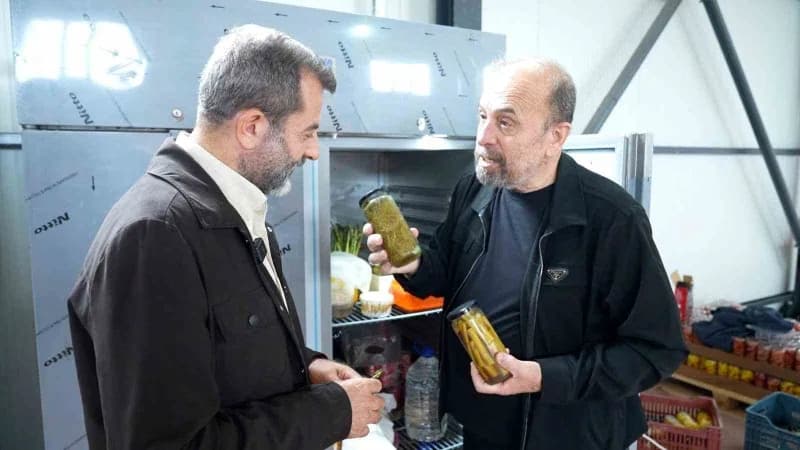 Gürsu Sebze ve Meyve Pazarlama Kooperatifi Başkanı Kamil Dönmez, Tesisi gezdi ve bilgi aldı