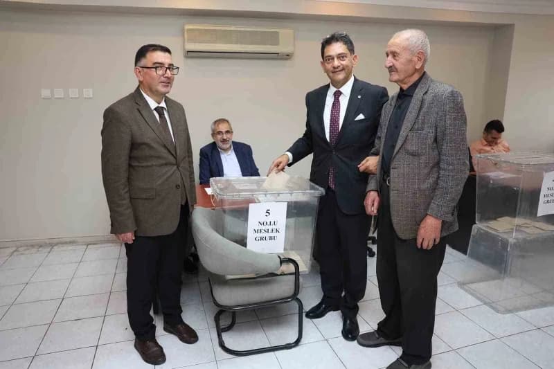 Erzurum Ticaret Borsası Yönetim Kurulu Başkanlığına yeniden seçilen ve seçimlere tek aday olarak giren Hakan Oral, seçim
