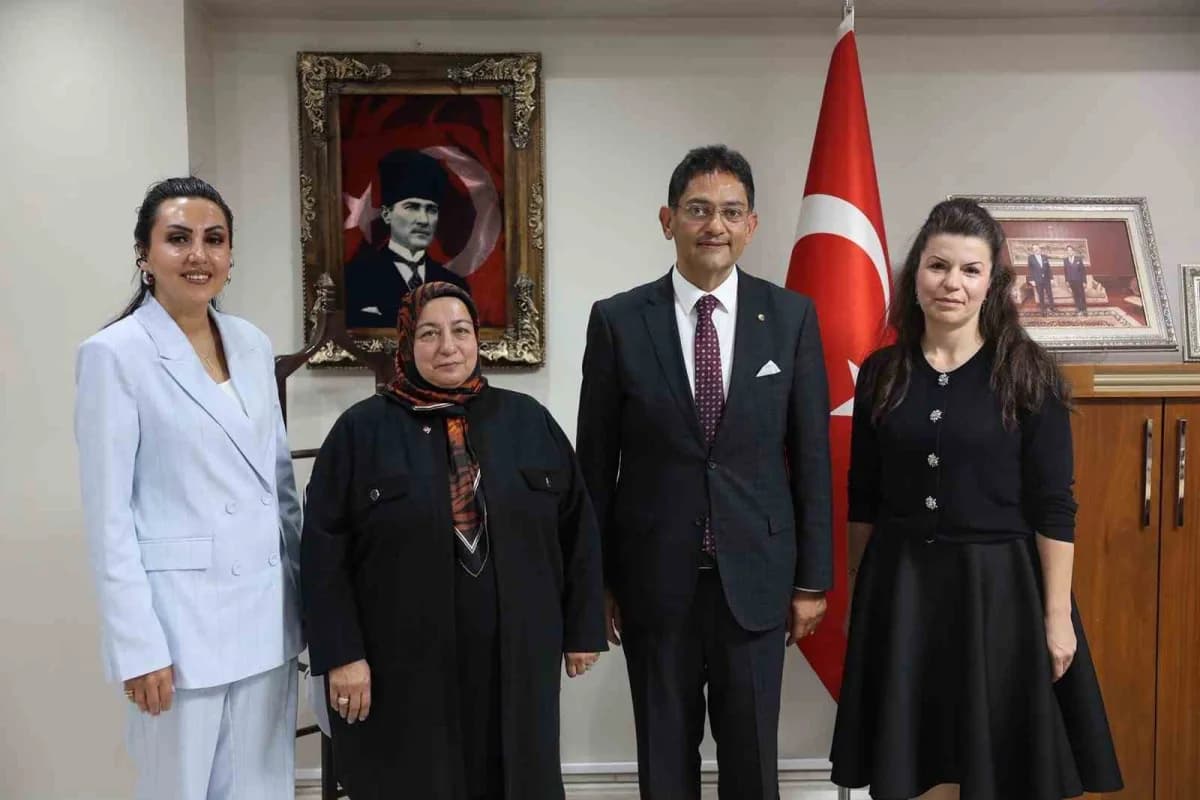 Erzurum Ticaret Borsası Yönetim Kurulu Başkanlığına yeniden seçilen ve seçimlere tek aday olarak giren Hakan Oral, seçim